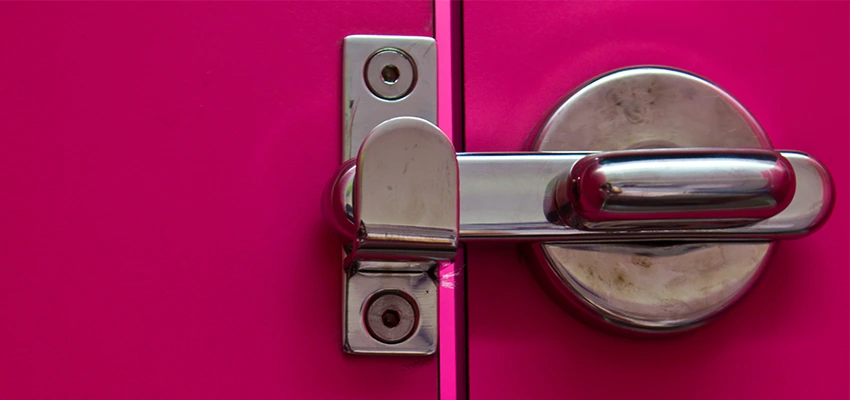 Childproof Gate Lock in Holtville, California